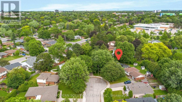 108 FASSETT COURT, Hamilton (Rolston), Ontario, L9G4E7