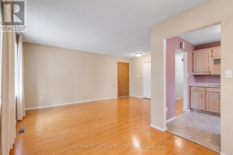 108 FASSETT COURT, Hamilton (Rolston), Ontario, L9G4E7
