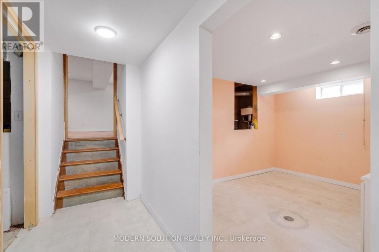 108 FASSETT COURT, Hamilton (Rolston), Ontario, L9G4E7