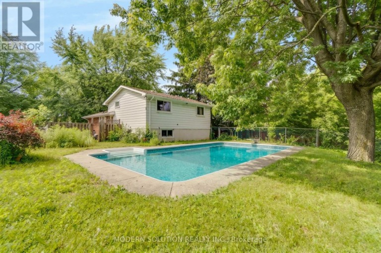 108 FASSETT COURT, Hamilton (Rolston), Ontario, L9G4E7
