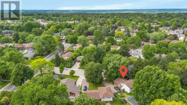 108 FASSETT COURT Hamilton (Rolston) Ontario photo 3