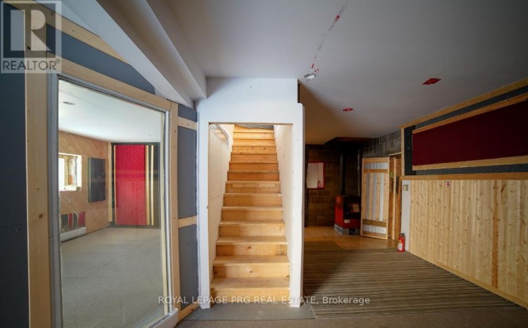 1521 FOUR MILE LAKE ROAD, North Bay (Airport), Ontario, P1B8G2
