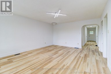 19276 HOLLAND LANDING ROAD East Gwillimbury (Holland Landing) Ontario photo 9