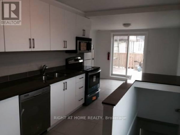 A - 332 SALEM AVENUE, Toronto (Dovercourt-Wallace Emerson-Junction), Ontario, M6H3C7