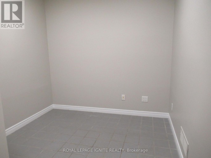32 - 400 CREDITSTONE ROAD, Vaughan (Concord), Ontario, L4K3Z3