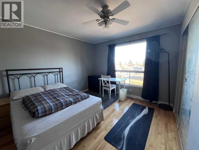 2457 22A Street NW, Calgary, Alberta, T2M3X8