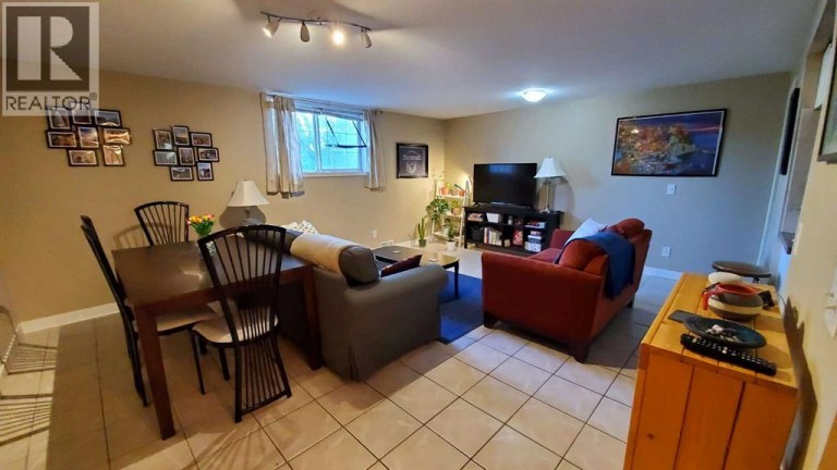 2457 22A Street NW, Calgary, Alberta, T2M3X8
