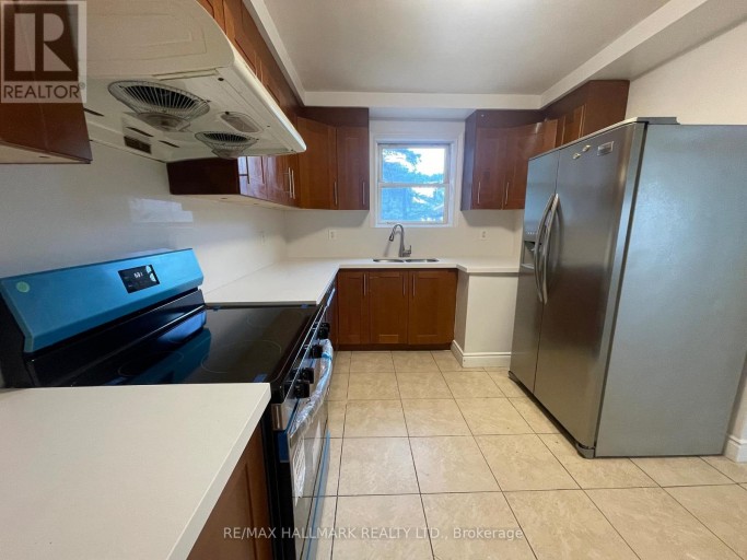 MAIN FLOOR - 116 CARTIER CRESCENT, Richmond Hill (Crosby), Ontario, L4C2N6