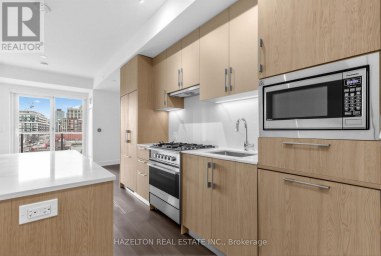 711 - 8 MANOR ROAD W Toronto (Yonge-Eglinton) Ontario photo 2