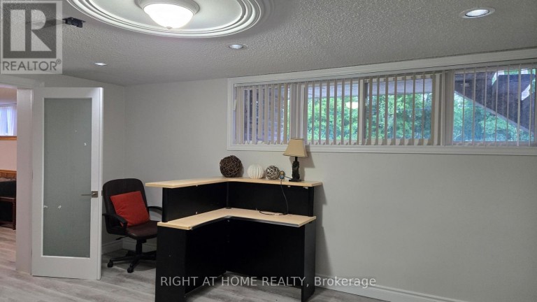 20 MAY AVENUE, Richmond Hill (North Richvale), Ontario, L4C3S6