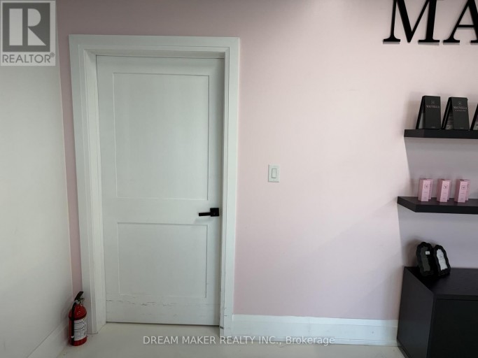 106 - 3475 REBECCA STREET, Oakville (QE Queen Elizabeth), Ontario, L6L0H3