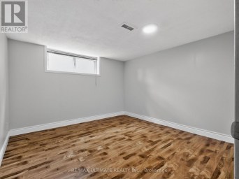 5 MANDARIN ROAD Toronto (Cliffcrest) Ontario photo 12