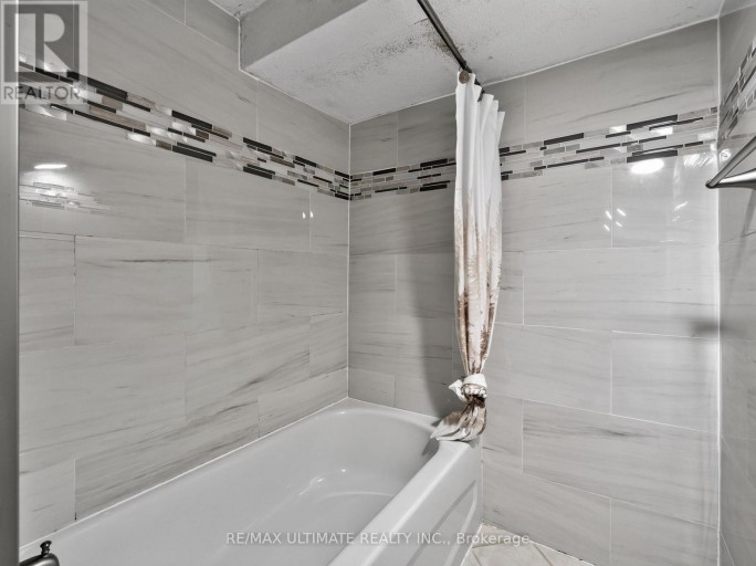 5 MANDARIN ROAD, Toronto (Cliffcrest), Ontario, M1M1W2
