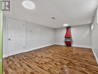 5 MANDARIN ROAD Toronto (Cliffcrest) Ontario photo 9