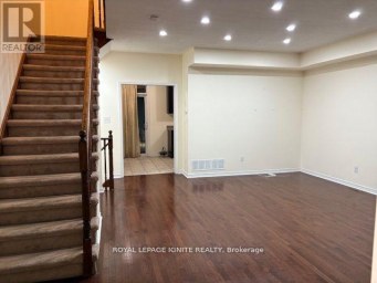 11 CURRAN HALL CRESCENT Toronto (Morningside) Ontario photo 2
