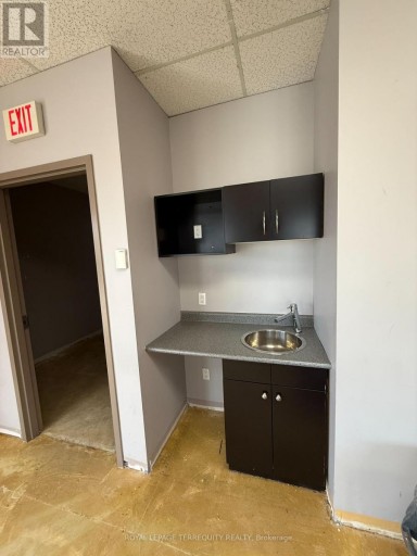 A - 85 INGRAM DRIVE, Toronto (Brookhaven-Amesbury), Ontario, M6M2M2