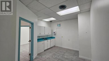 101 - 174 HARWOOD AVENUE Ajax (South West) Ontario photo 4