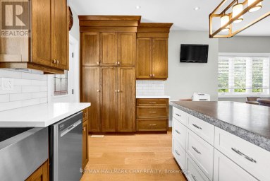 1573 COUNTY 6 ROAD S Springwater Ontario photo 15