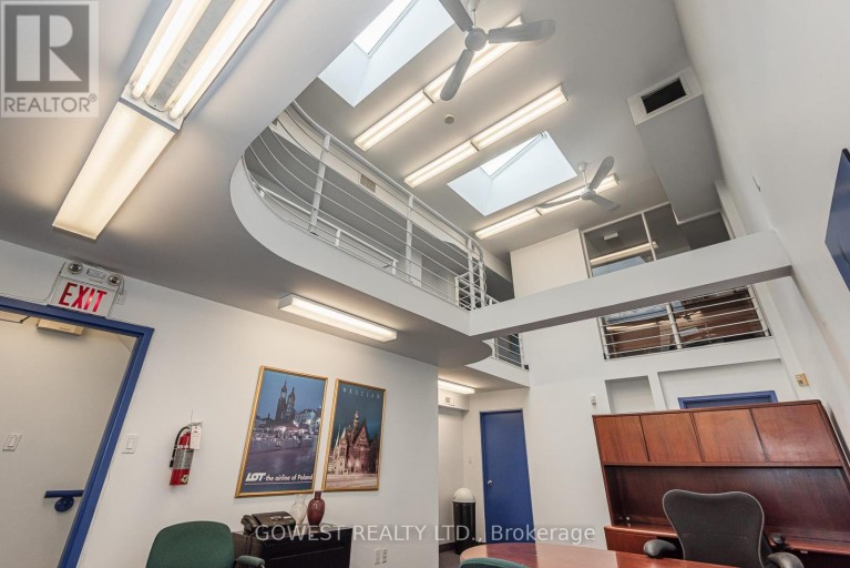 2 &3 FLOOR - 141 RONCESVALLES AVENUE, Toronto (Roncesvalles), Ontario, M6R2L2