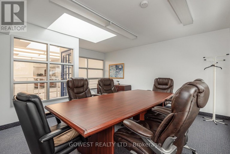 2 &3 FLOOR - 141 RONCESVALLES AVENUE, Toronto (Roncesvalles), Ontario, M6R2L2