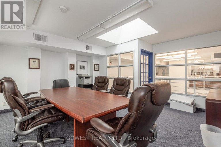2 &3 FLOOR - 141 RONCESVALLES AVENUE, Toronto (Roncesvalles), Ontario, M6R2L2