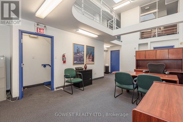 2 &3 FLOOR - 141 RONCESVALLES AVENUE, Toronto (Roncesvalles), Ontario, M6R2L2