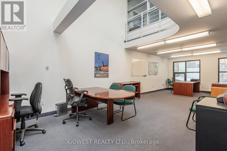 2 &3 FLOOR - 141 RONCESVALLES AVENUE, Toronto (Roncesvalles), Ontario, M6R2L2