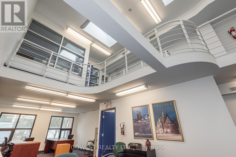 2 &3 FLOOR - 141 RONCESVALLES AVENUE, Toronto (Roncesvalles), Ontario, M6R2L2
