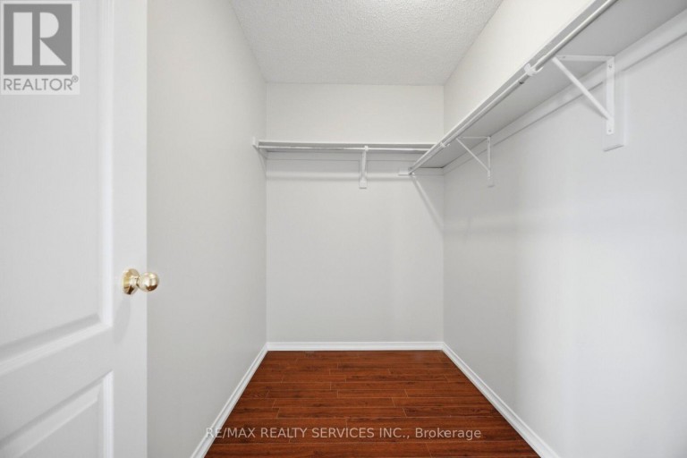 249 SUNNY MEADOW BOULEVARD, Brampton (Sandringham-Wellington), Ontario, L6R2Y4