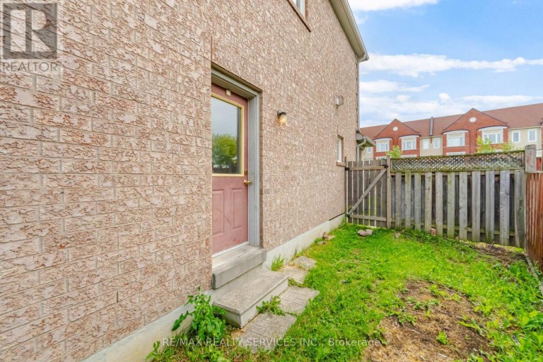 249 SUNNY MEADOW BOULEVARD, Brampton (Sandringham-Wellington), Ontario, L6R2Y4