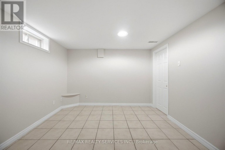 249 SUNNY MEADOW BOULEVARD, Brampton (Sandringham-Wellington), Ontario, L6R2Y4