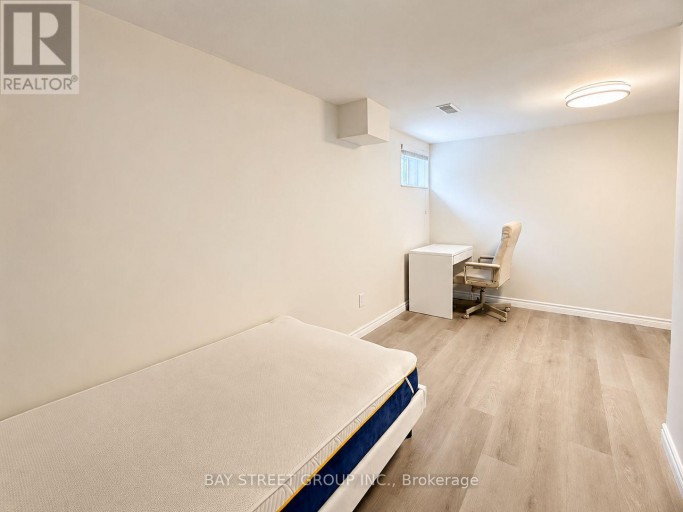 BSMT - 808 TENTH AVENUE, Hamilton (Hampton Heights), Ontario, L8T2G6