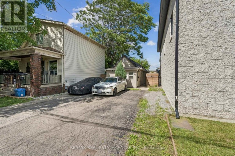43 WHITFIELD AVENUE, Hamilton (Industrial Sector), Ontario, L8L4B5