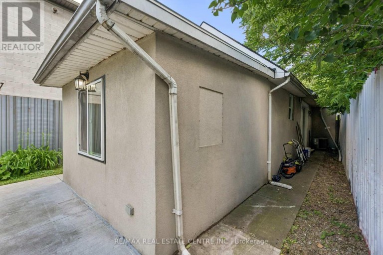43 WHITFIELD AVENUE, Hamilton (Industrial Sector), Ontario, L8L4B5