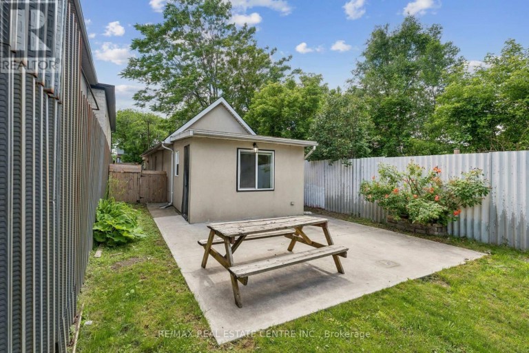 43 WHITFIELD AVENUE, Hamilton (Industrial Sector), Ontario, L8L4B5