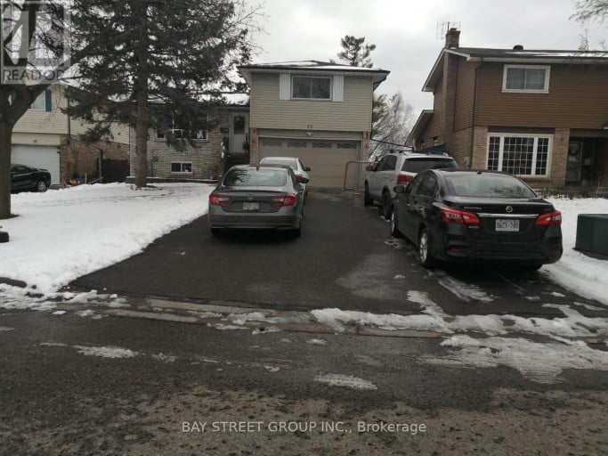 37 CALEDON COURT, Oshawa (Centennial), Ontario, L1G7L6