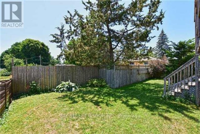 37 CALEDON COURT, Oshawa (Centennial), Ontario, L1G7L6
