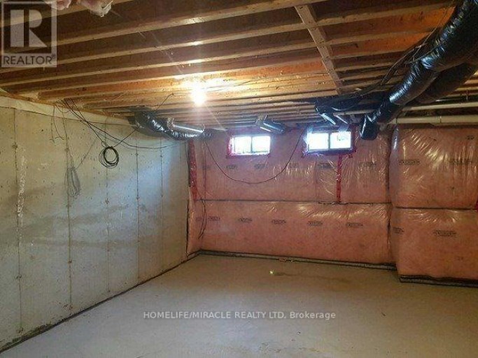 35 SHERWAY STREET, Hamilton (Stoney Creek), Ontario, L8J0J4