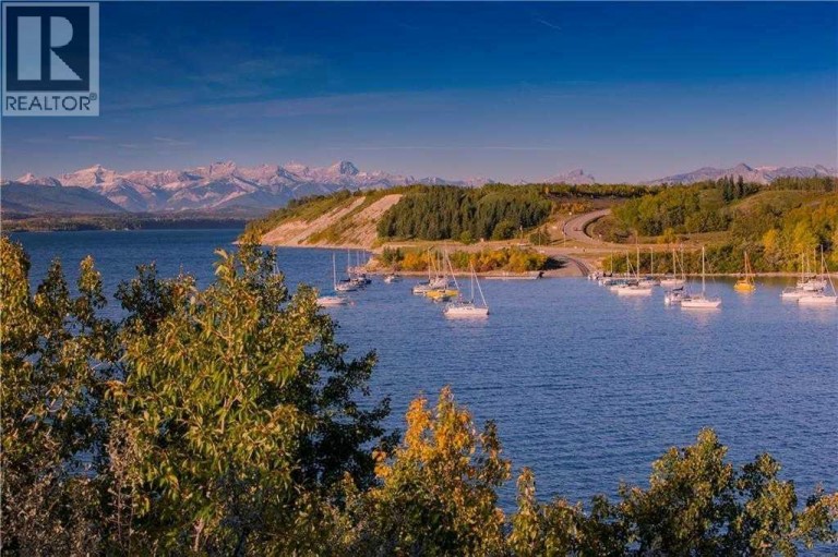 301 Cottageclub Green, Rural Rocky View County, Alberta, T4C1B1