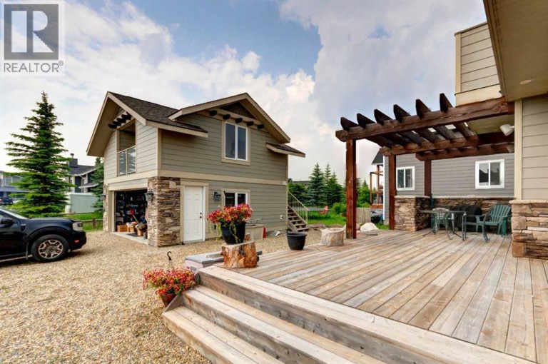 301 Cottageclub Green, Rural Rocky View County, Alberta, T4C1B1