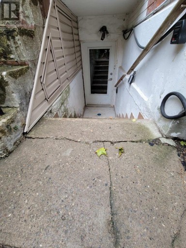 BASEMENT - 190 LAUDER AVENUE, Toronto (Oakwood Village), Ontario, M6E3H4