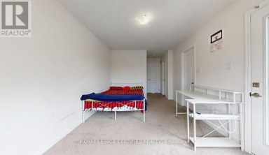 65 HOLDER DRIVE Brantford Ontario photo 12