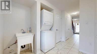 65 HOLDER DRIVE Brantford Ontario photo 25