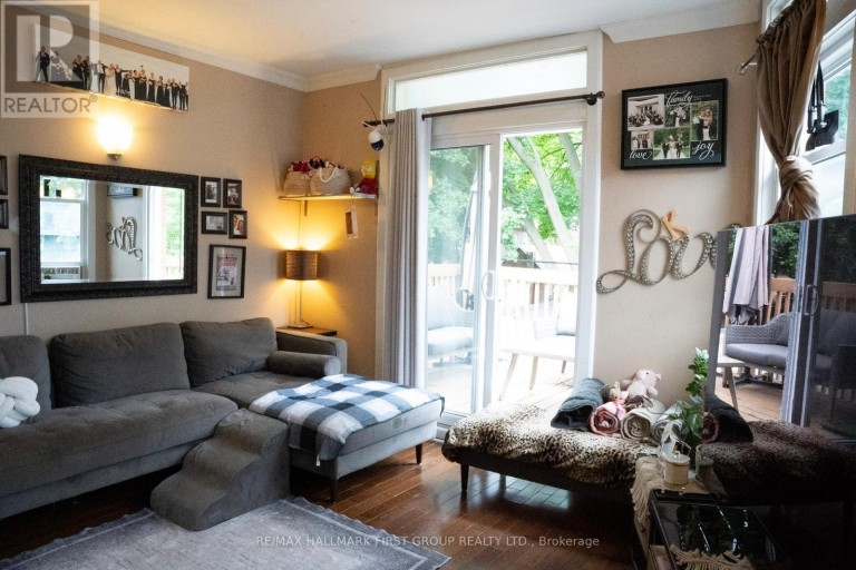 307 GREENWOOD AVENUE, Toronto (Greenwood-Coxwell), Ontario, M4L2R6