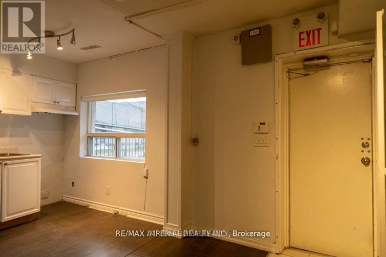 2ND FL - 3334 A YONGE STREET, Toronto (Lawrence Park North), Ontario, M4N2M4