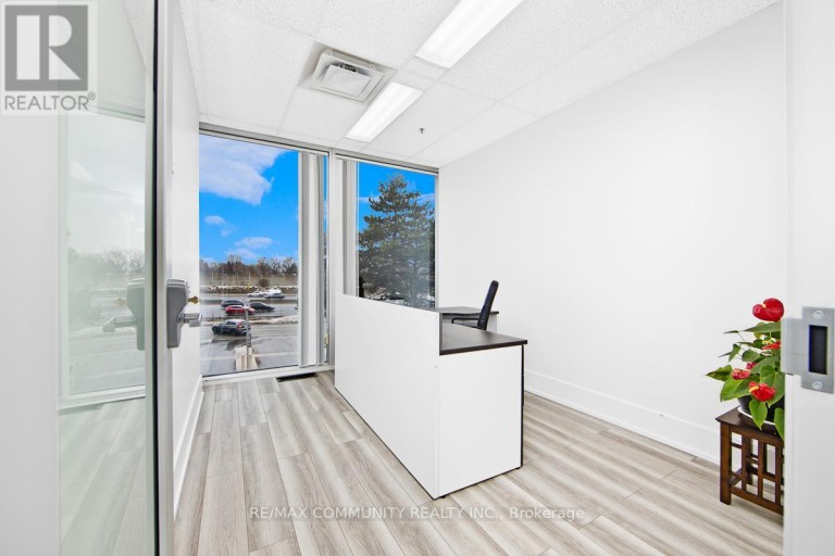 212 - 105 GORDON BAKER ROAD, Toronto (Hillcrest Village), Ontario, M2H3P8