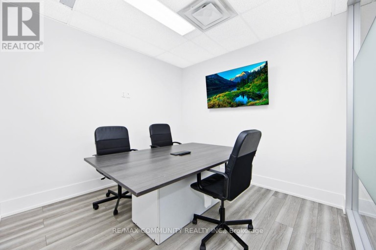 212 - 105 GORDON BAKER ROAD, Toronto (Hillcrest Village), Ontario, M2H3P8