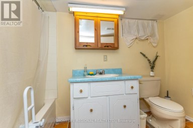 122 EMERSON AVENUE Toronto (Dovercourt-Wallace Emerson-Junction) Ontario photo 41