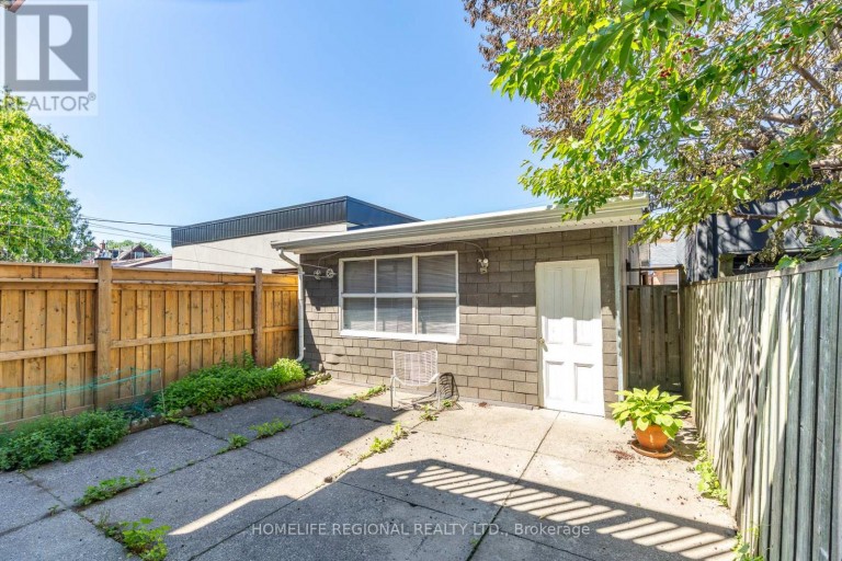 122 EMERSON AVENUE, Toronto (Dovercourt-Wallace Emerson-Junction), Ontario, M6H3T1