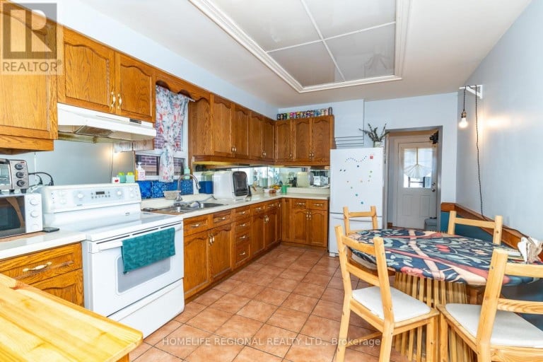 122 EMERSON AVENUE, Toronto (Dovercourt-Wallace Emerson-Junction), Ontario, M6H3T1